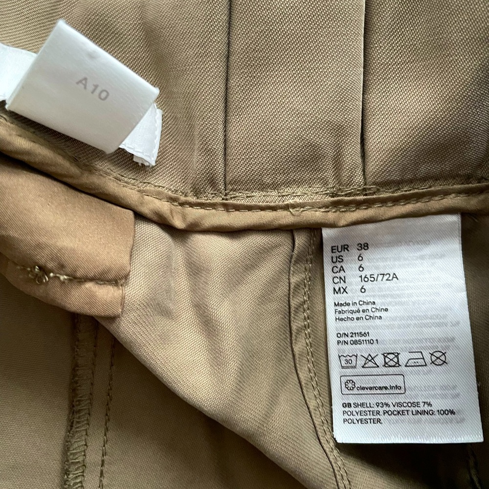 Brand New- Never Worn pants